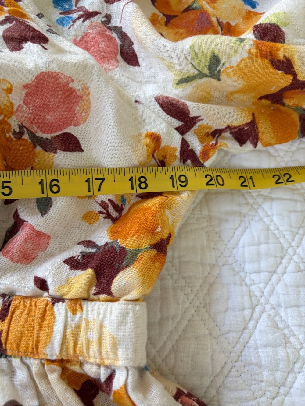 Abercrombie & Fitch Cream Floral Shorts Set with Yellow, Blue and Brown Accents - Picture 8 of 16